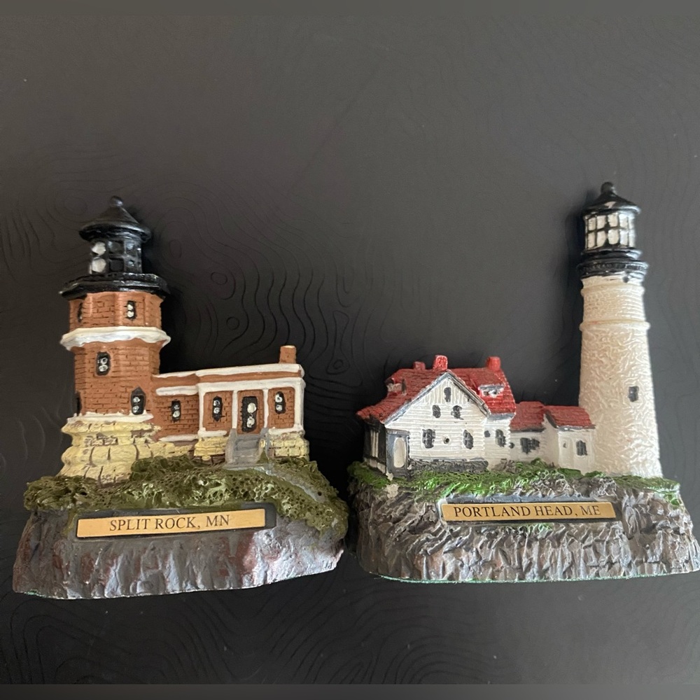 Vintage lighthouse collectible set of 2 1990’s GUC
